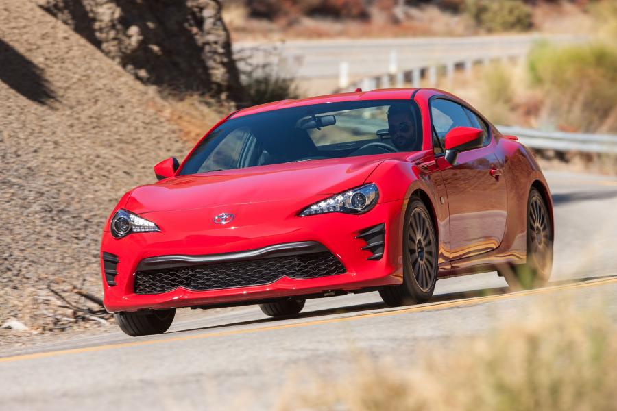  Toyota GT 86 2016 года  (US) (фото 9 из 30)